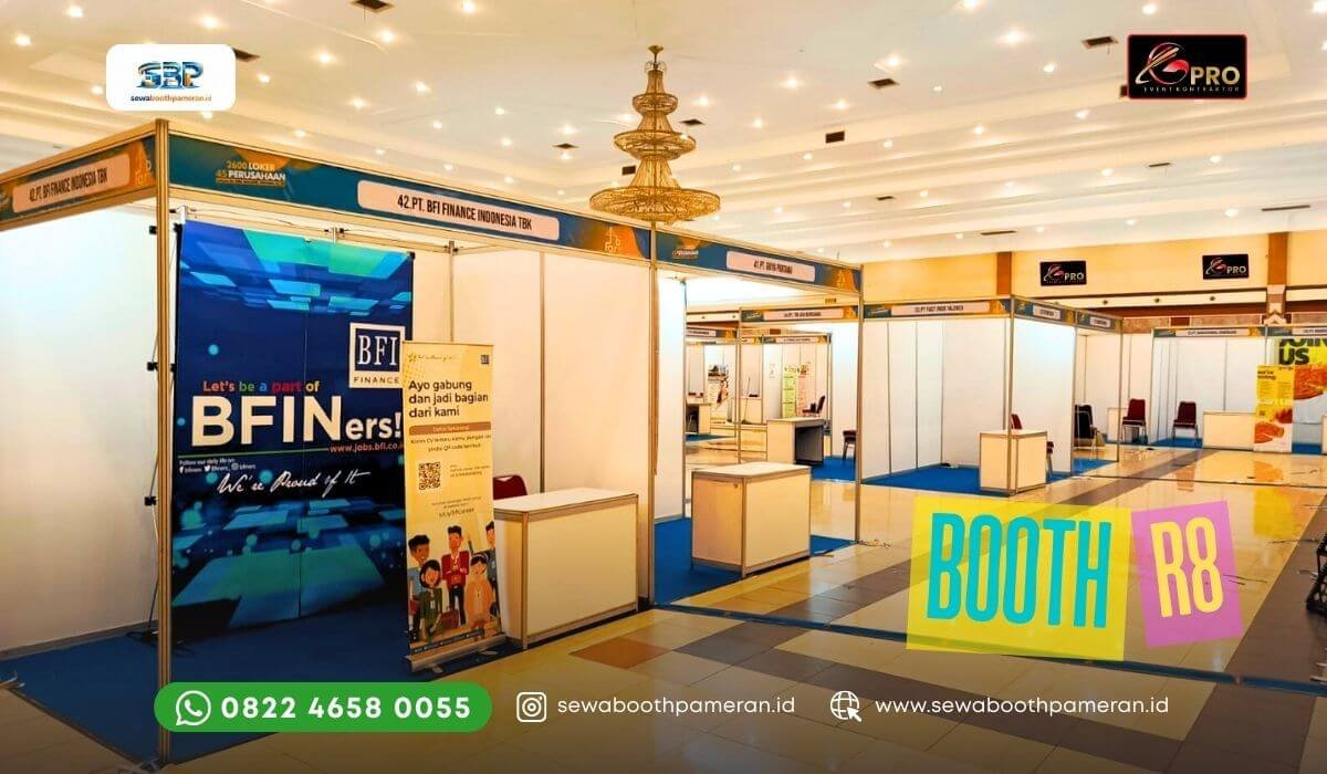 Booth R8 yang menjadi primadona pameran dan ekshibisi