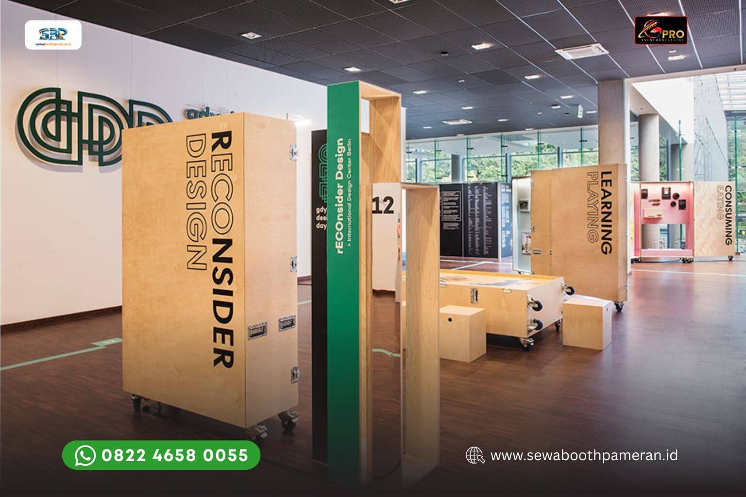 Booth gaya Industrial dari Reconsider Design