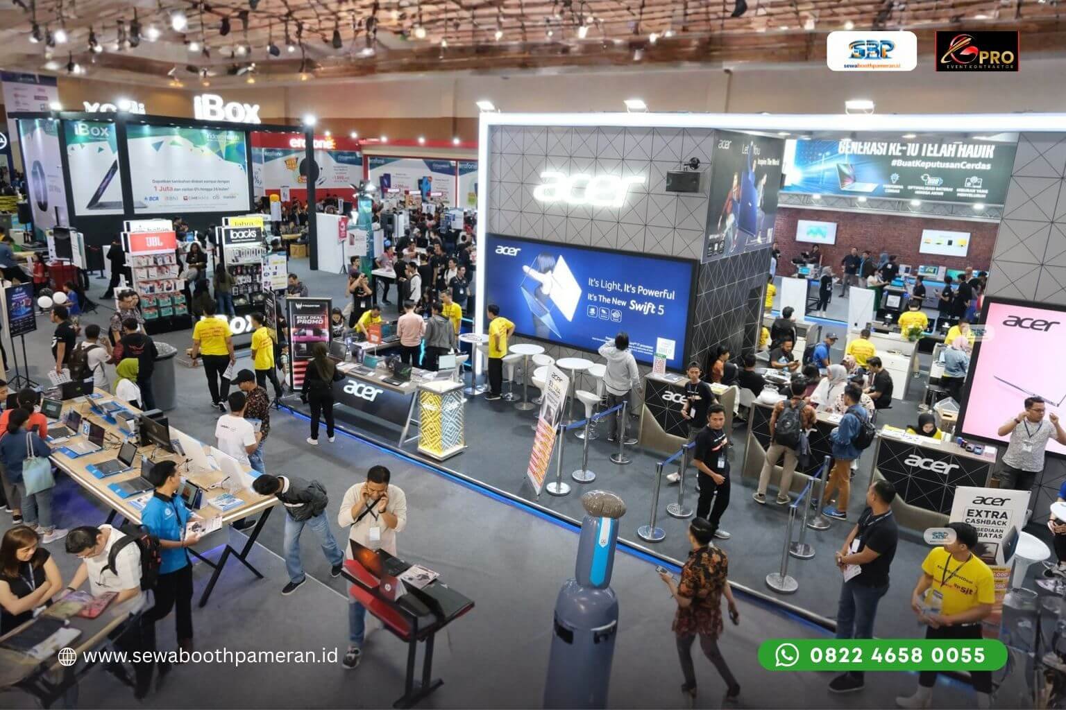 Suasana Pameran di Jakarta Convention Center (JCC)